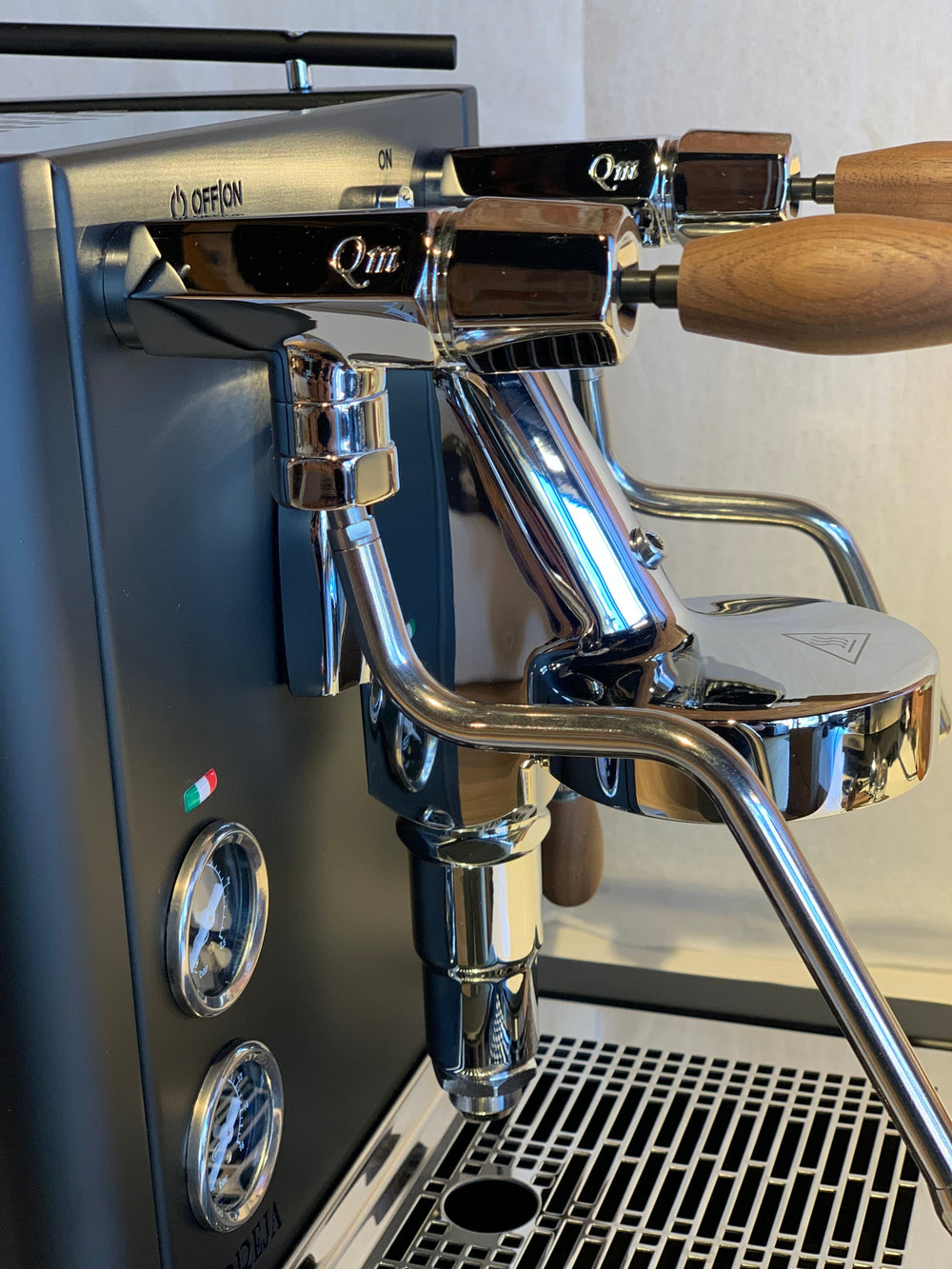 Quick Mill Andreja Black wooden flick levers